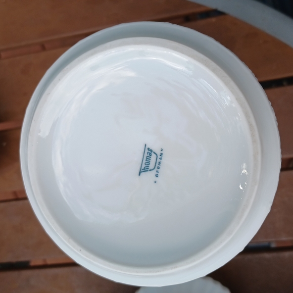 🤍White Biscuit porcelain Sputnik vase by Thomas from Germany. - Picture 3 of 4